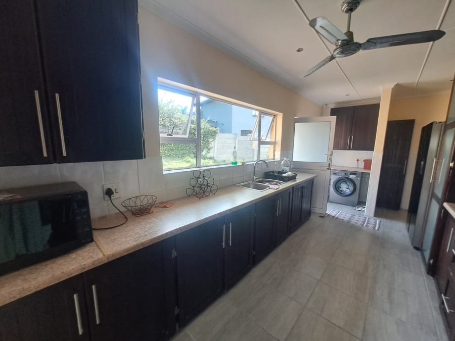 5 Bedroom Property for Sale in Beacon Bay North Eastern Cape